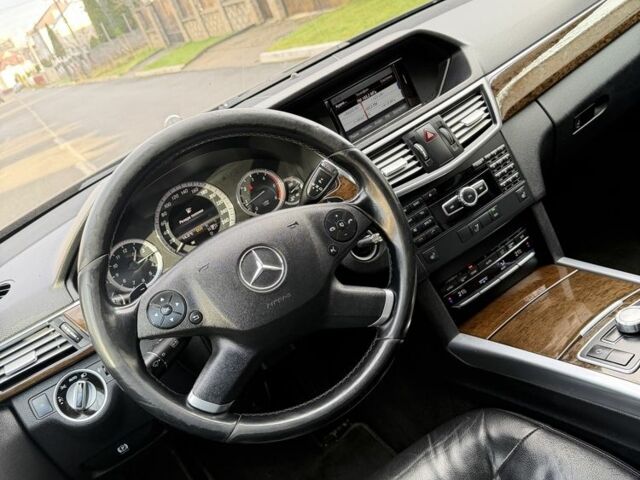 Черный Мерседес Е-Класс, объемом двигателя 2.1 л и пробегом 399 тыс. км за 8999 $, фото 17 на Automoto.ua