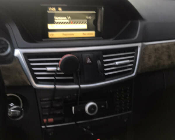 Черный Мерседес Е-Класс, объемом двигателя 1.8 л и пробегом 330 тыс. км за 8999 $, фото 11 на Automoto.ua