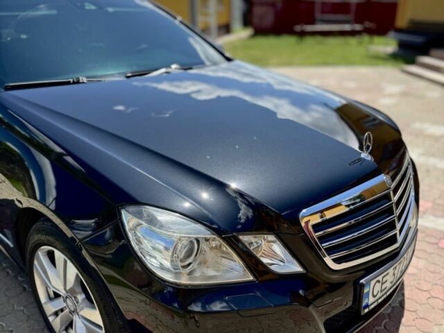 Черный Мерседес Е-Класс, объемом двигателя 2.1 л и пробегом 400 тыс. км за 301 $, фото 1 на Automoto.ua