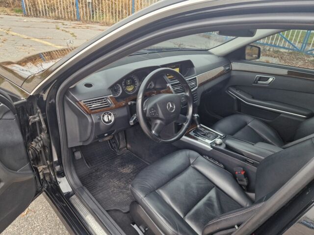 Черный Мерседес Е-Класс, объемом двигателя 1.8 л и пробегом 223 тыс. км за 9800 $, фото 8 на Automoto.ua