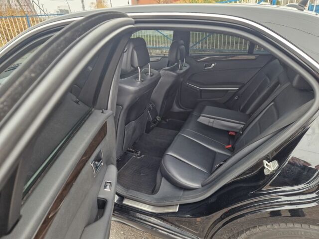 Черный Мерседес Е-Класс, объемом двигателя 1.8 л и пробегом 223 тыс. км за 9800 $, фото 11 на Automoto.ua