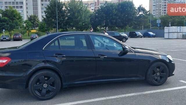 Черный Мерседес Е-Класс, объемом двигателя 1.8 л и пробегом 344 тыс. км за 8800 $, фото 1 на Automoto.ua