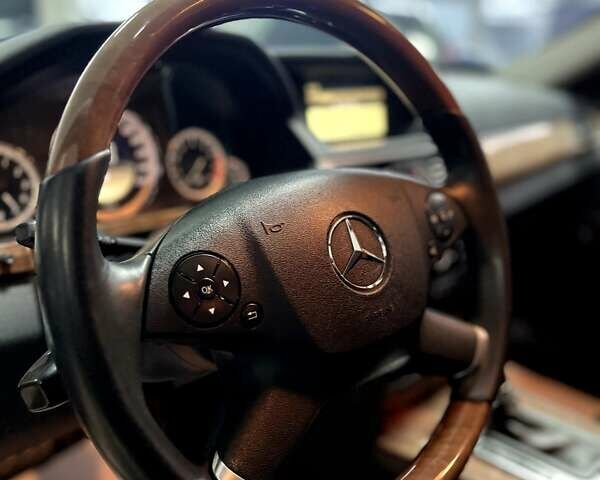 Мерседес Е-Класс 2012 в Тернополе на Automoto.ua Черный Мерседес Е-Класс, объемом двигателя 1.8 л и пробегом 280 тыс. км за 13990 $, фото 16 на Automoto.ua