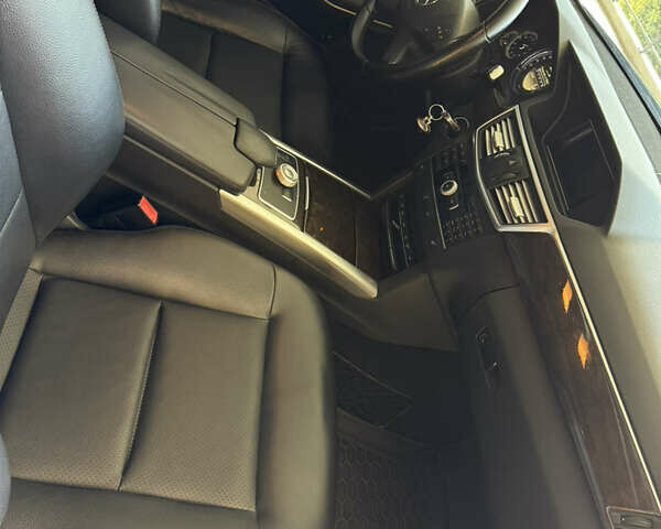 Мерседес Е-Класс 2012 в Киеве на Automoto.ua Черный Мерседес Е-Класс, объемом двигателя 2.2 л и пробегом 289 тыс. км за 12400 $, фото 20 на Automoto.ua