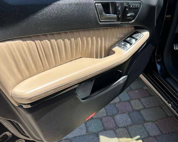 Чорний Мерседес Е-Клас, об'ємом двигуна 2.9 л та пробігом 313 тис. км за 14700 $, фото 12 на Automoto.ua