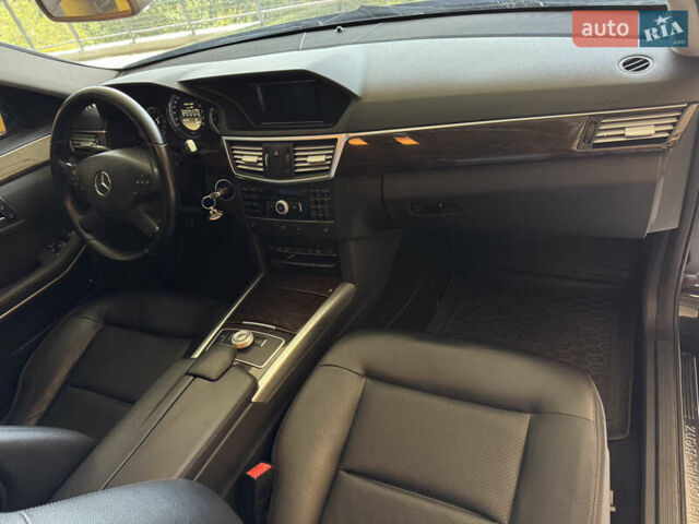 Мерседес Е-Класс 2012 в Киеве на Automoto.ua Черный Мерседес Е-Класс, объемом двигателя 2.2 л и пробегом 289 тыс. км за 12400 $, фото 13 на Automoto.ua