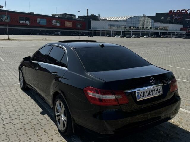 Черный Мерседес Е-Класс, объемом двигателя 2.1 л и пробегом 293 тыс. км за 12000 $, фото 2 на Automoto.ua