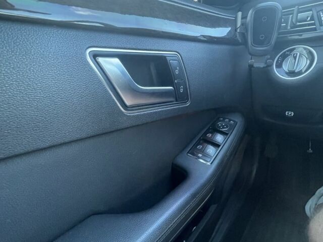 Черный Мерседес Е-Класс, объемом двигателя 2.2 л и пробегом 210 тыс. км за 15000 $, фото 17 на Automoto.ua