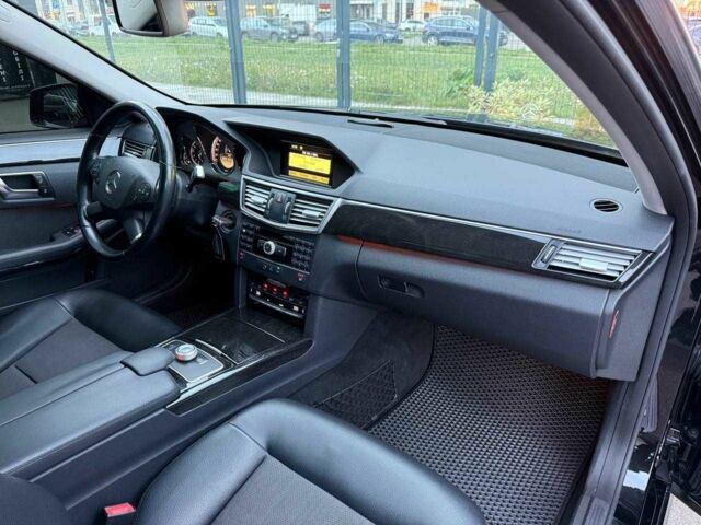 Черный Мерседес Е-Класс, объемом двигателя 1.8 л и пробегом 117 тыс. км за 13500 $, фото 20 на Automoto.ua