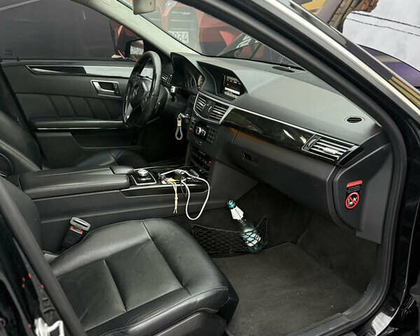 Черный Мерседес Е-Класс, объемом двигателя 2.2 л и пробегом 340 тыс. км за 12500 $, фото 22 на Automoto.ua