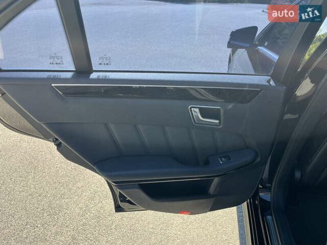 Чорний Мерседес Е-Клас, об'ємом двигуна 2.14 л та пробігом 334 тис. км за 13000 $, фото 10 на Automoto.ua