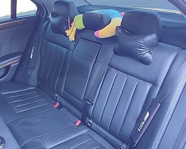 Мерседес Е-Класс 2012 в Умани на Automoto.ua Черный Мерседес Е-Класс, объемом двигателя 2.1 л и пробегом 338 тыс. км за 10999 $, фото 13 на Automoto.ua