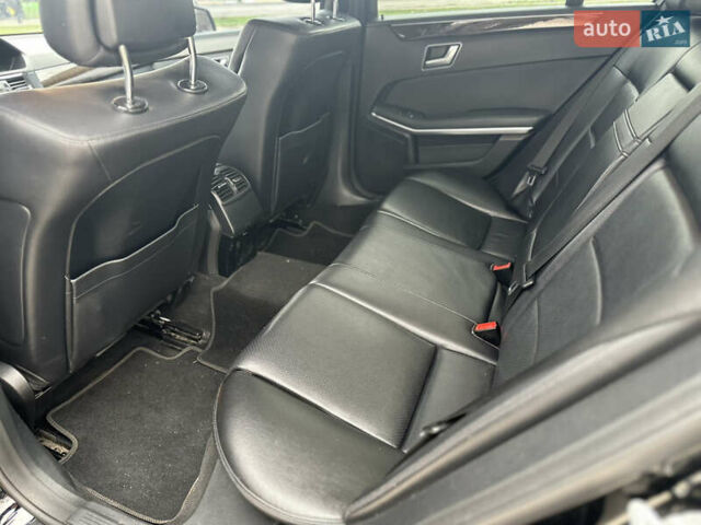 Черный Мерседес Е-Класс, объемом двигателя 1.8 л и пробегом 257 тыс. км за 12500 $, фото 11 на Automoto.ua