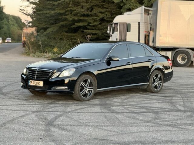 Черный Мерседес Е-Класс, объемом двигателя 2.2 л и пробегом 210 тыс. км за 15000 $, фото 3 на Automoto.ua