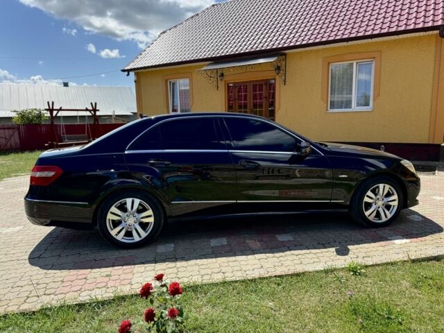 Черный Мерседес Е-Класс, объемом двигателя 2.1 л и пробегом 400 тыс. км за 301 $, фото 3 на Automoto.ua