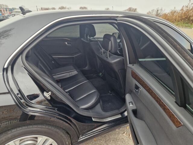 Черный Мерседес Е-Класс, объемом двигателя 1.8 л и пробегом 223 тыс. км за 9800 $, фото 14 на Automoto.ua