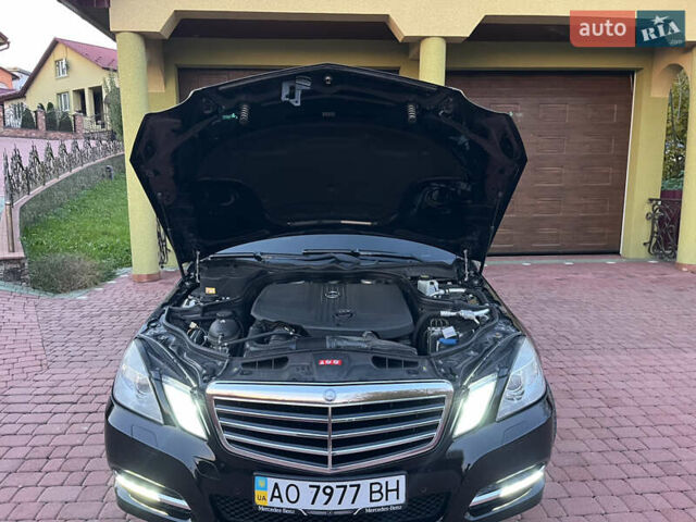 Черный Мерседес Е-Класс, объемом двигателя 2.14 л и пробегом 255 тыс. км за 14500 $, фото 42 на Automoto.ua
