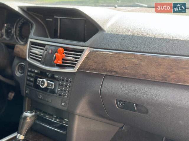 Мерседес Е-Клас 2012 у Вінниці на Automoto.ua Чорний Мерседес Е-Клас, об'ємом двигуна 1.8 л та пробігом 342 тис. км за 9600 $, фото 22 на Automoto.ua