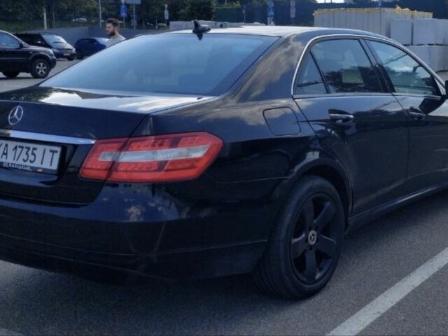 Черный Мерседес Е-Класс, объемом двигателя 1.8 л и пробегом 344 тыс. км за 8999 $, фото 4 на Automoto.ua