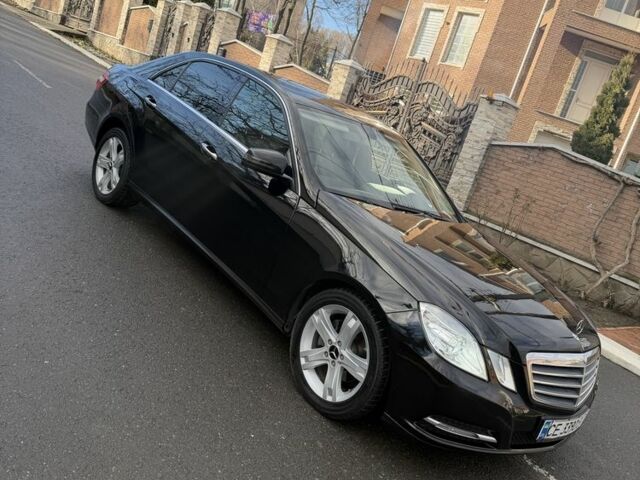 Черный Мерседес Е-Класс, объемом двигателя 2.1 л и пробегом 399 тыс. км за 8999 $, фото 7 на Automoto.ua