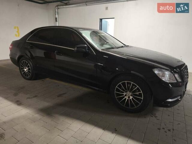 Чорний Мерседес Е-Клас, об'ємом двигуна 2.2 л та пробігом 377 тис. км за 11500 $, фото 5 на Automoto.ua
