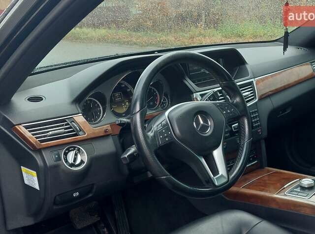 Черный Мерседес Е-Класс, объемом двигателя 3.5 л и пробегом 243 тыс. км за 16000 $, фото 23 на Automoto.ua