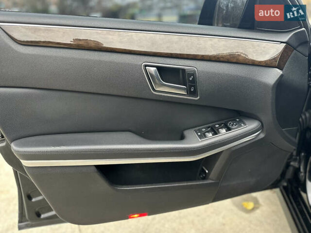 Черный Мерседес Е-Класс, объемом двигателя 1.8 л и пробегом 257 тыс. км за 12500 $, фото 10 на Automoto.ua