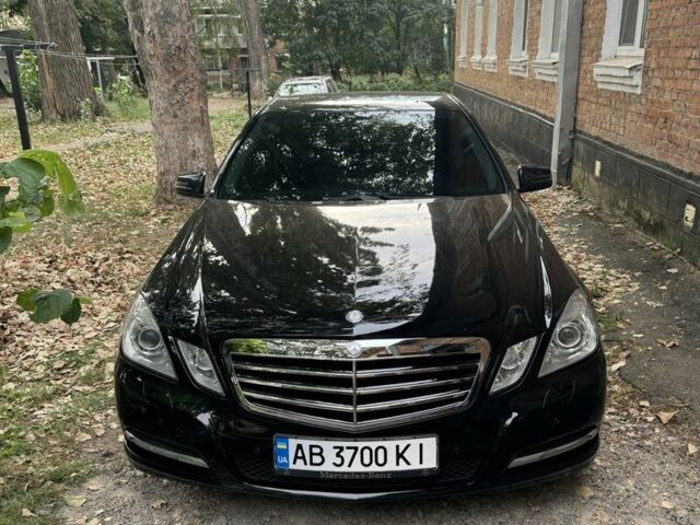Черный Мерседес Е-Класс, объемом двигателя 2.2 л и пробегом 210 тыс. км за 15000 $, фото 1 на Automoto.ua
