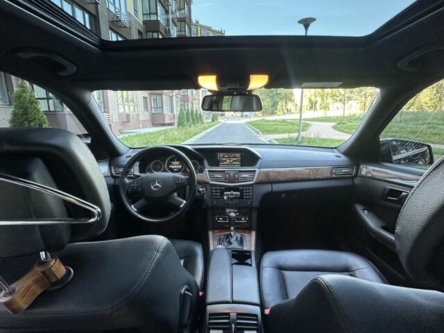 Чорний Мерседес Е-Клас, об'ємом двигуна 1.8 л та пробігом 258 тис. км за 12200 $, фото 5 на Automoto.ua