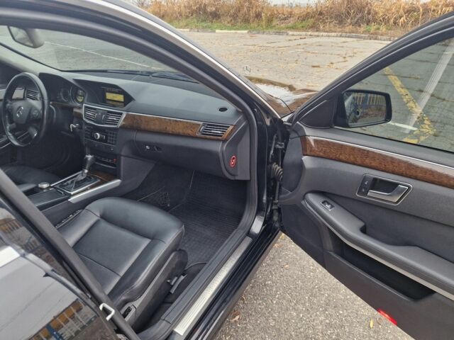 Черный Мерседес Е-Класс, объемом двигателя 1.8 л и пробегом 223 тыс. км за 9800 $, фото 15 на Automoto.ua