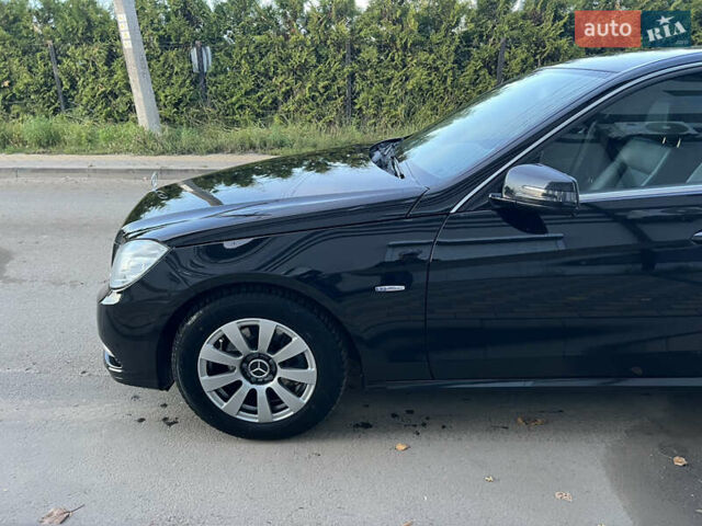 Черный Мерседес Е-Класс, объемом двигателя 2.14 л и пробегом 283 тыс. км за 12850 $, фото 7 на Automoto.ua