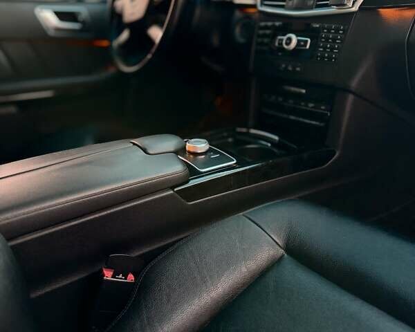 Чорний Мерседес Е-Клас, об'ємом двигуна 2.2 л та пробігом 420 тис. км за 11800 $, фото 10 на Automoto.ua