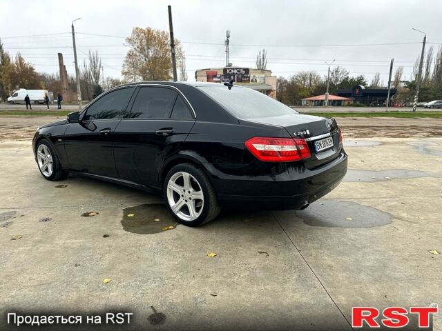 Чорний Мерседес Е-Клас, об'ємом двигуна 1.8 л та пробігом 254 тис. км за 12500 $, фото 5 на Automoto.ua