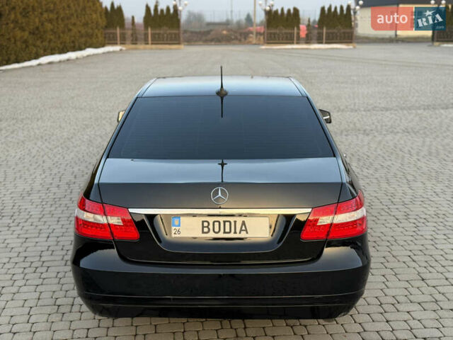 Черный Мерседес Е-Класс, объемом двигателя 2.2 л и пробегом 400 тыс. км за 10700 $, фото 6 на Automoto.ua