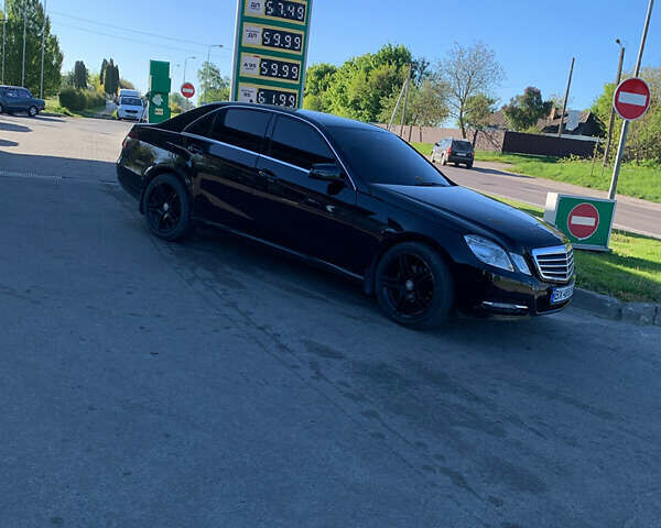 Черный Мерседес Е-Класс, объемом двигателя 2.2 л и пробегом 370 тыс. км за 12700 $, фото 4 на Automoto.ua