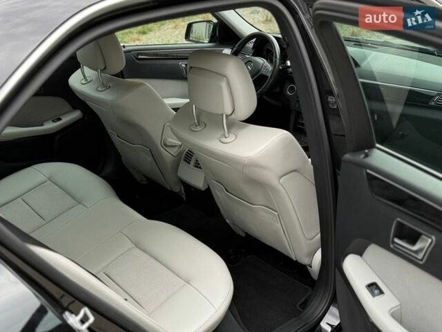 Черный Мерседес Е-Класс, объемом двигателя 2.2 л и пробегом 247 тыс. км за 13450 $, фото 41 на Automoto.ua