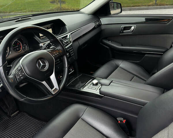 Черный Мерседес Е-Класс, объемом двигателя 2.2 л и пробегом 291 тыс. км за 13000 $, фото 21 на Automoto.ua