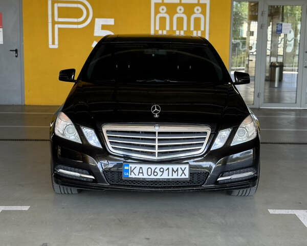 Мерседес Е-Класс 2012 в Киеве на Automoto.ua Черный Мерседес Е-Класс, объемом двигателя 2.2 л и пробегом 289 тыс. км за 12400 $, фото 1 на Automoto.ua