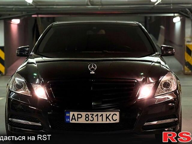 Чорний Мерседес Е-Клас, об'ємом двигуна 2.1 л та пробігом 21800 тис. км за 13299 $, фото 1 на Automoto.ua