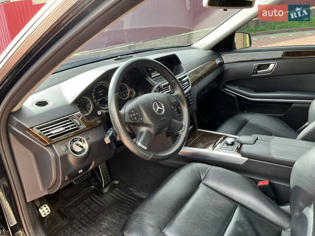 Черный Мерседес Е-Класс, объемом двигателя 2.14 л и пробегом 255 тыс. км за 14500 $, фото 62 на Automoto.ua