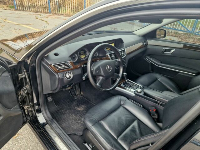 Чорний Мерседес Е-Клас, об'ємом двигуна 1.8 л та пробігом 224 тис. км за 9900 $, фото 8 на Automoto.ua