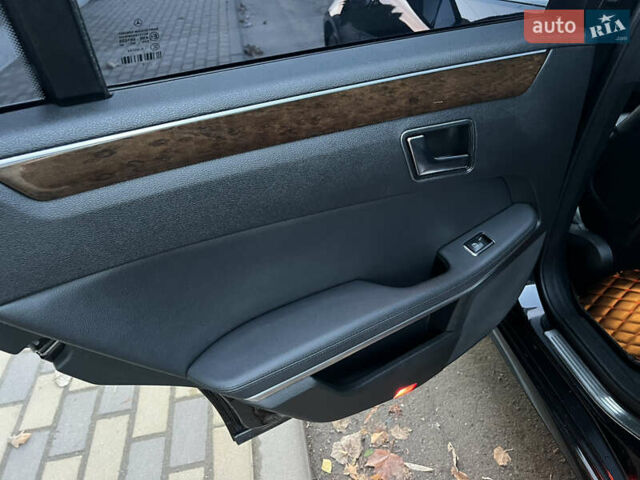 Черный Мерседес Е-Класс, объемом двигателя 2.14 л и пробегом 283 тыс. км за 12850 $, фото 16 на Automoto.ua