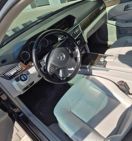 Чорний Мерседес Е-Клас, об'ємом двигуна 2.1 л та пробігом 519 тис. км за 12900 $, фото 14 на Automoto.ua