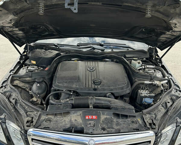 Чорний Мерседес Е-Клас, об'ємом двигуна 2.14 л та пробігом 310 тис. км за 15500 $, фото 14 на Automoto.ua