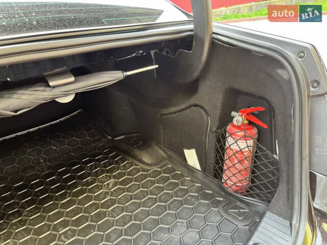 Черный Мерседес Е-Класс, объемом двигателя 2.14 л и пробегом 255 тыс. км за 14500 $, фото 68 на Automoto.ua