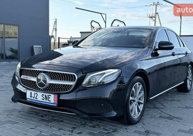 Чорний Мерседес Е-Клас, об'ємом двигуна 2.2 л та пробігом 249 тис. км за 19499 $, фото 2 на Automoto.ua