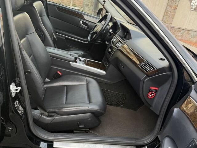 Черный Мерседес Е-Класс, объемом двигателя 2.1 л и пробегом 399 тыс. км за 8999 $, фото 20 на Automoto.ua