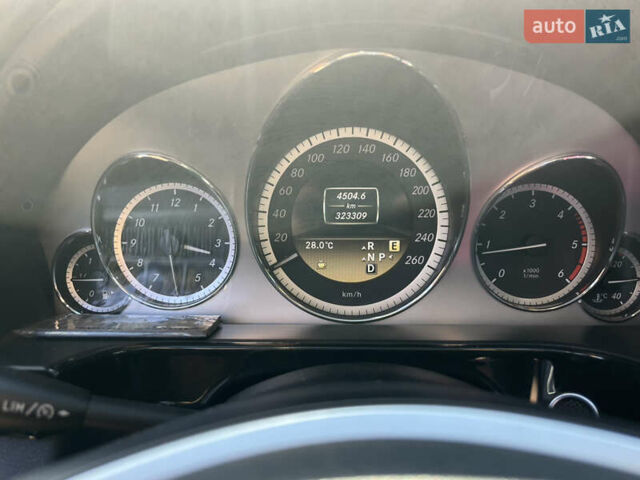 Чорний Мерседес Е-Клас, об'ємом двигуна 2.14 л та пробігом 334 тис. км за 13000 $, фото 12 на Automoto.ua