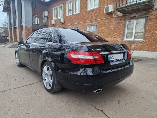 Черный Мерседес Е-Класс, объемом двигателя 1.8 л и пробегом 224 тыс. км за 10500 $, фото 5 на Automoto.ua