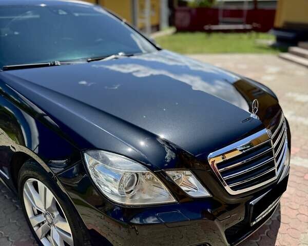 Чорний Мерседес Е-Клас, об'ємом двигуна 2.2 л та пробігом 420 тис. км за 11800 $, фото 2 на Automoto.ua